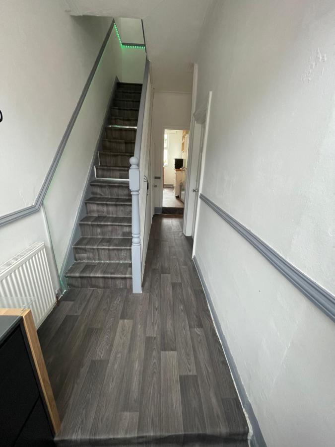 M&C Guest House Birkenhead Exterior photo